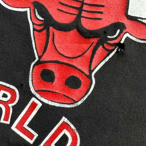 Vintage 90s reworked Chicago Bulls threepeat tee - Picture 3 of 11